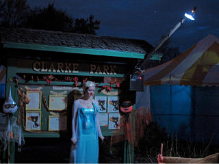 Elsa welcomes guests to the tours