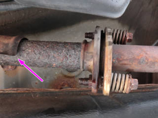 Pipe joint, and where the leak is