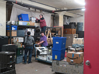 Clearing the black shelf set