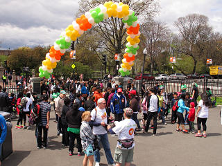 Arriving crowds