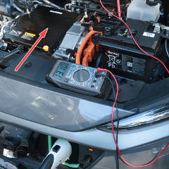 12V battery nominally maintained during charge