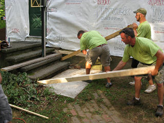 Prying the stair unit