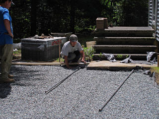 Setting screed pipes