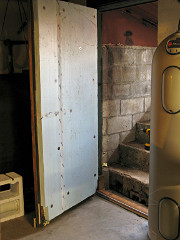 Superinsulated basement door