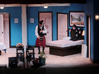 Playing a bonny sang