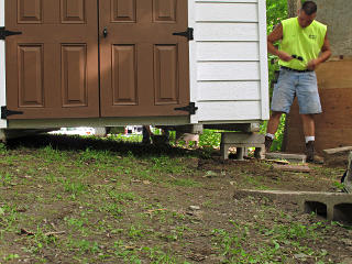 Leveling with plenty of space underneath