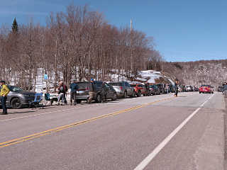 More and more cars and people showing up (not very safe)