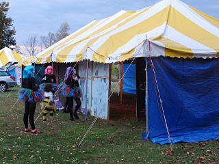 Narrow backstage for dancers