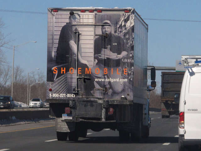 Shoe mobile