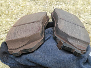 Pads themselves in good condition