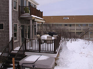 Commodore deck and hot tub, nothing hot here