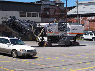 Another paving-recycler machine